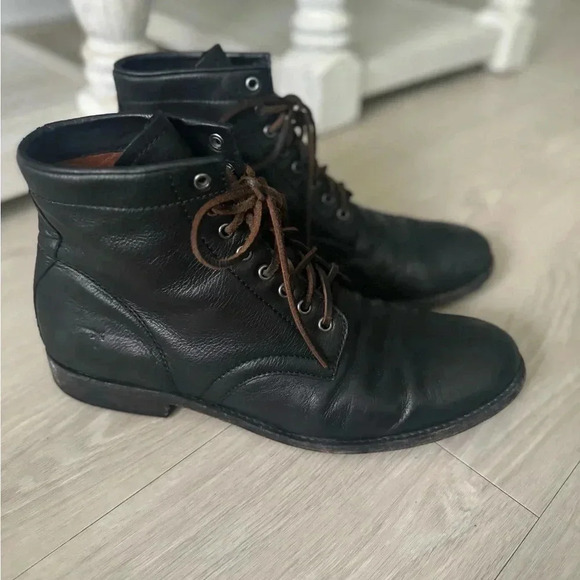 Frye
Men's Tyler Leather Lace-Up Boots
$328 Retail - Picture 4 of 14